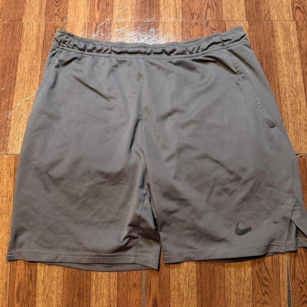 Nike Grey Dri-Fit Retro Tech Sportswear Running Train Shorts Medium